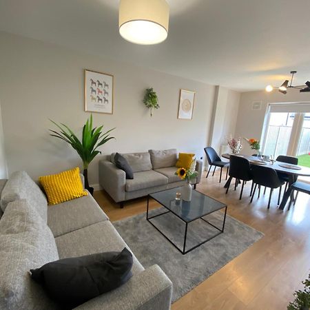 Extra Large Room In New House At Citywest Dublin Extérieur photo