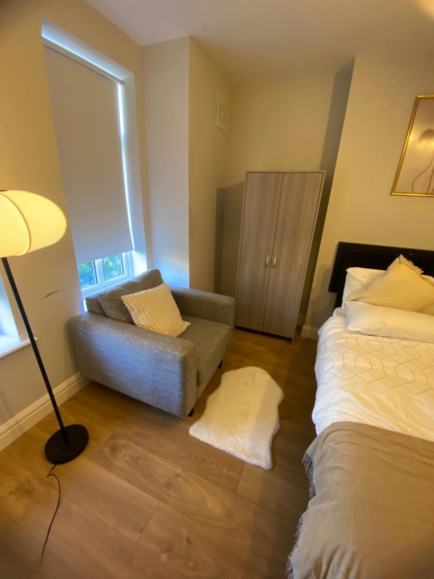 Extra Large Room In New House At Citywest Dublin Extérieur photo