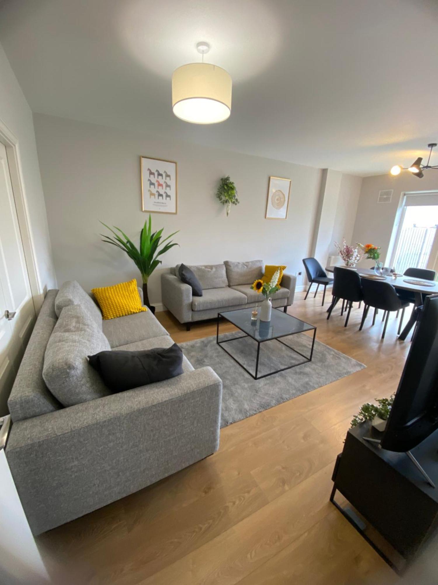 Extra Large Room In New House At Citywest Dublin Extérieur photo